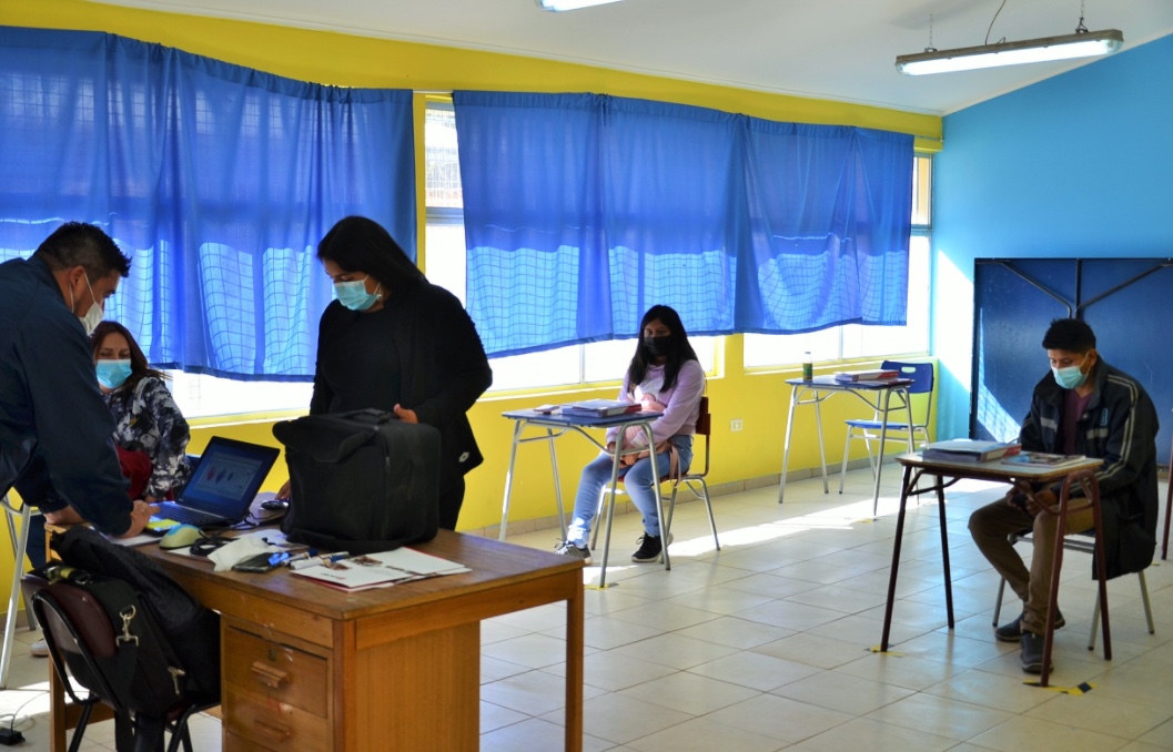 Estudiantes Caserones Escuela de Los Loros